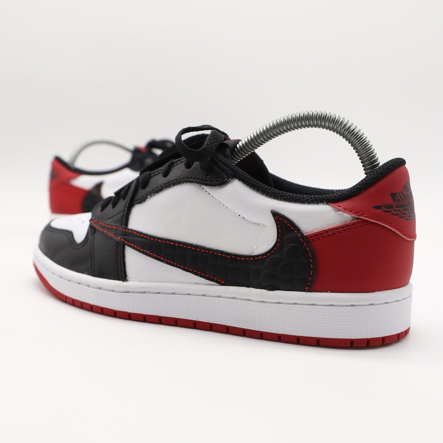 Nike Jordan 1 Black Toe - Reverse